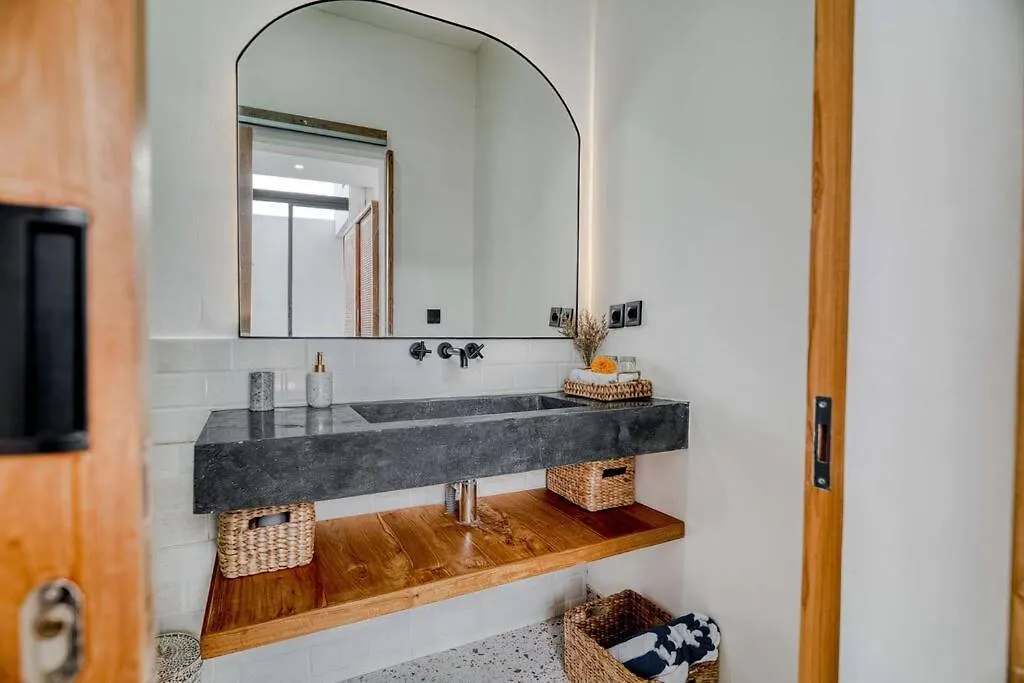 Villa Rio 2Br Brand New Villa In Kerobokan, Bali  Kerobokan (Bali)