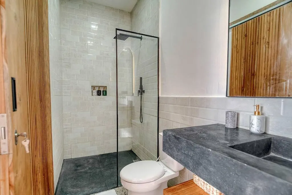Villa Rio 2Br Brand New Villa In Kerobokan, Bali  Kerobokan (Bali)